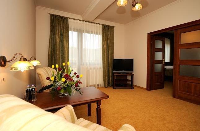 Hotel Salamandra Hoczew Quarto foto